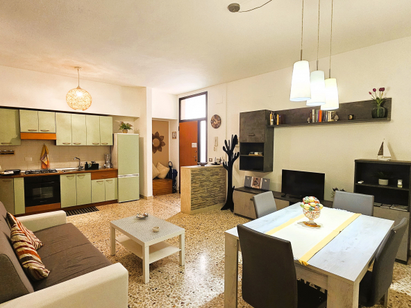 SIRACUSA APPARTAMENTO IN VENDITA 2 VANI E BAGNO ZONA BORGATA